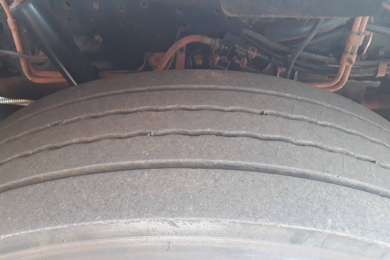 Volkswagen 25 390 - 14/14 2