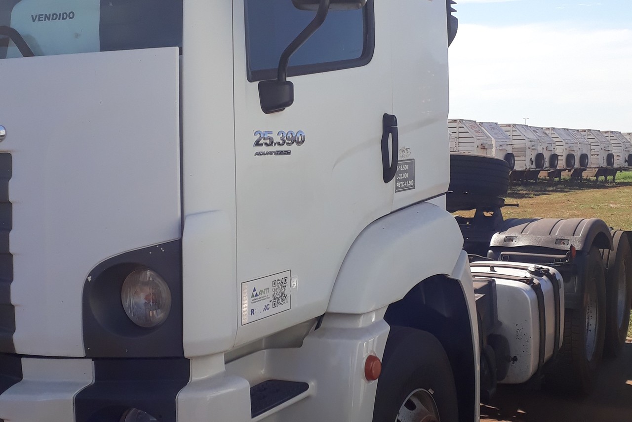 Volkswagen 25 390 - 14/14 3
