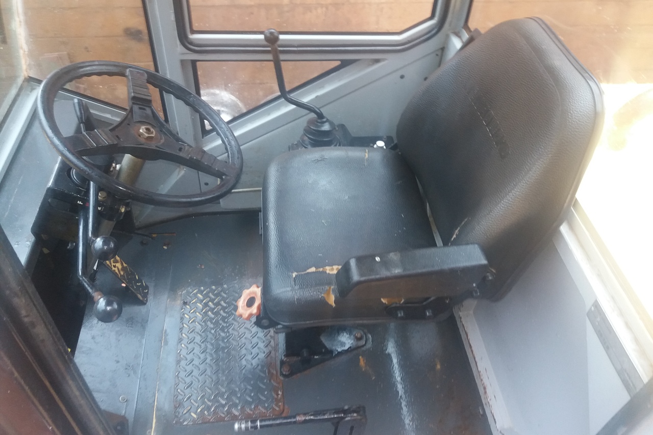 New Holland 12B - 10/10 2