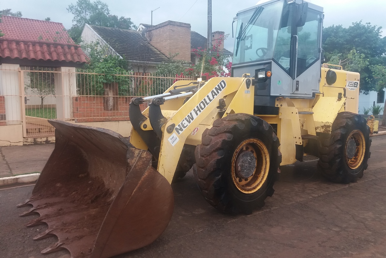 New Holland 12B - 10/10 5