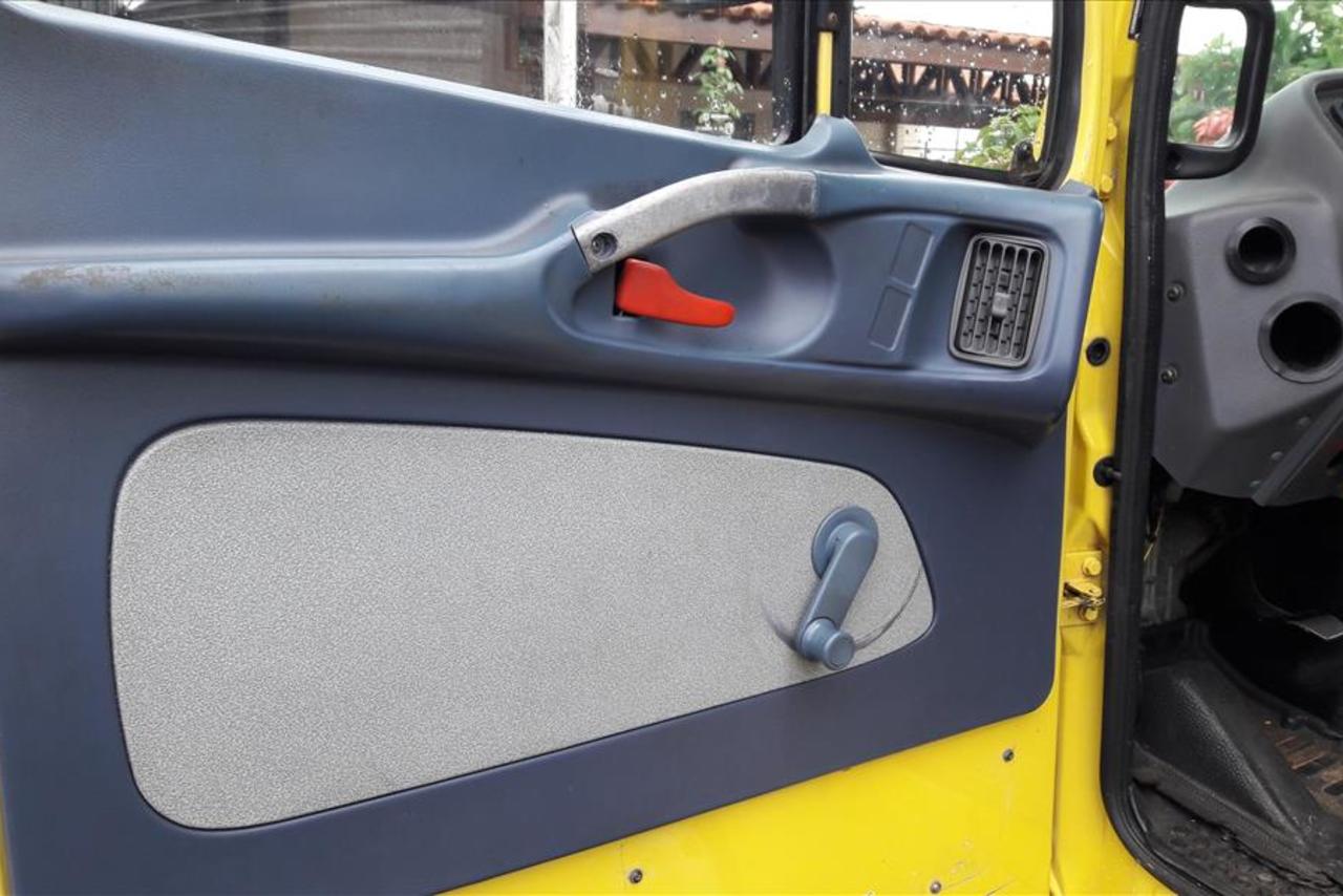 Mercedes Benz MB 712 - 99/00 17