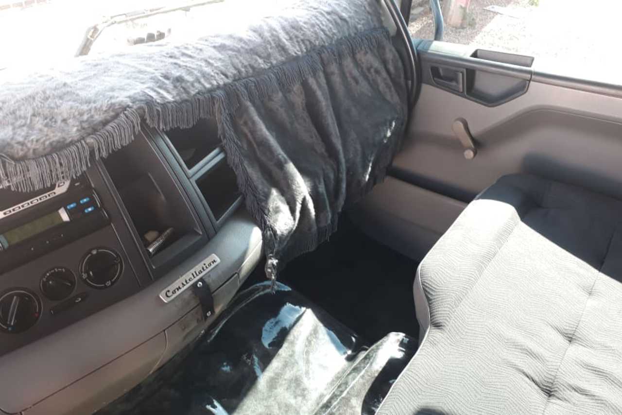 Volkswagen 24-250 E Constellation 3-Eixos - 08/09 9