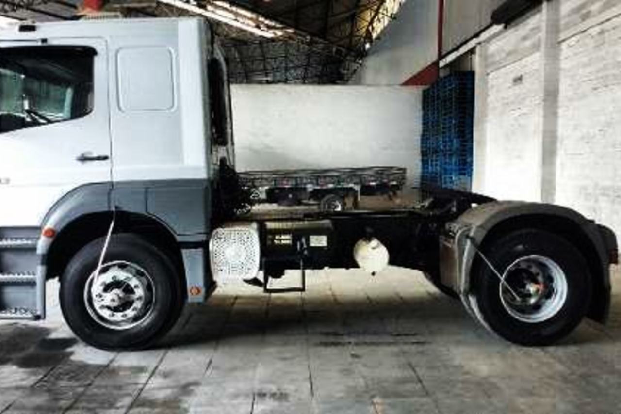 Mercedes Benz Axor 1933 - 08/09 3