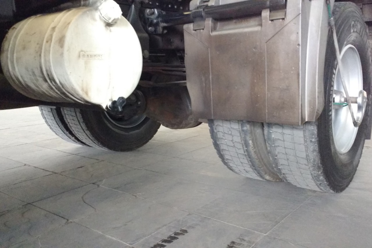 Mercedes Benz Axor 1933 - 08/09 8