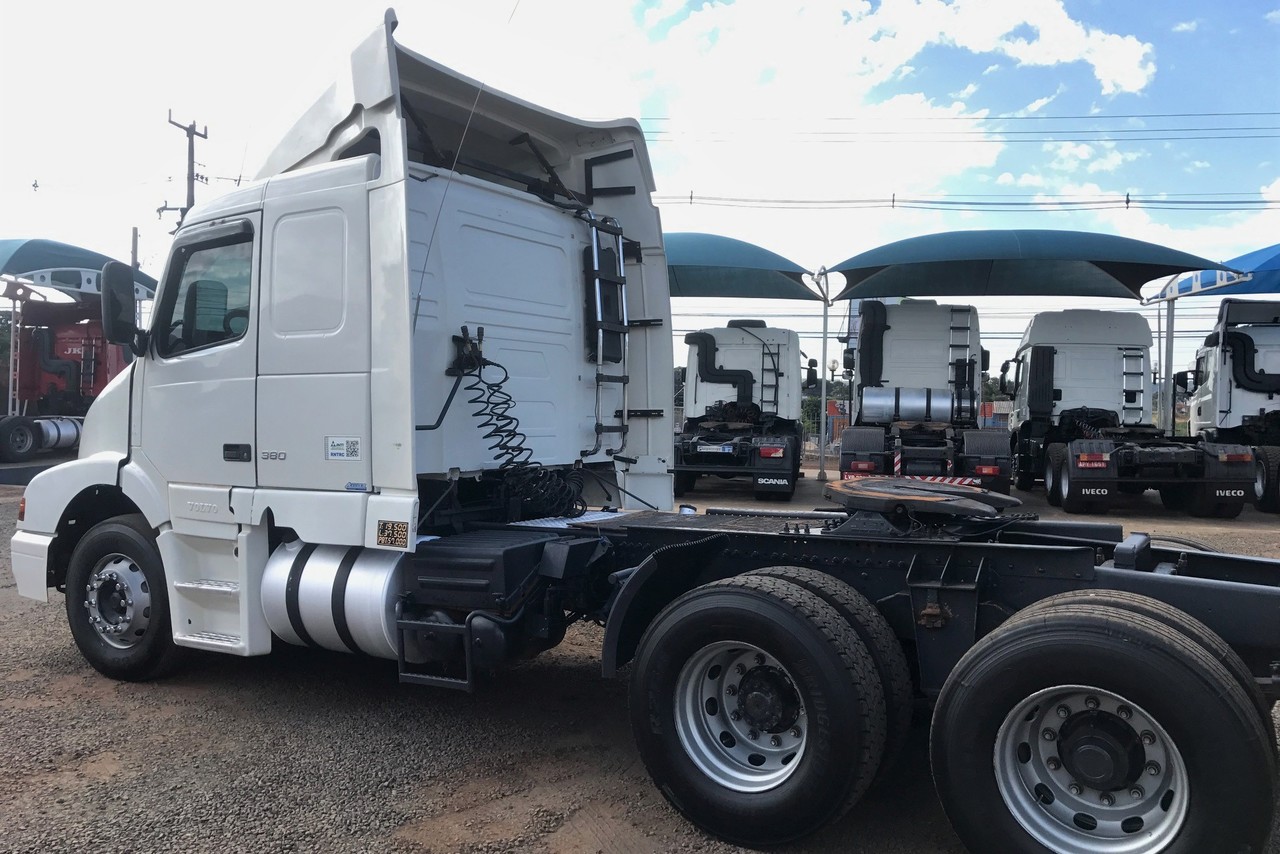 Volvo NH12 380 - 02/03 3
