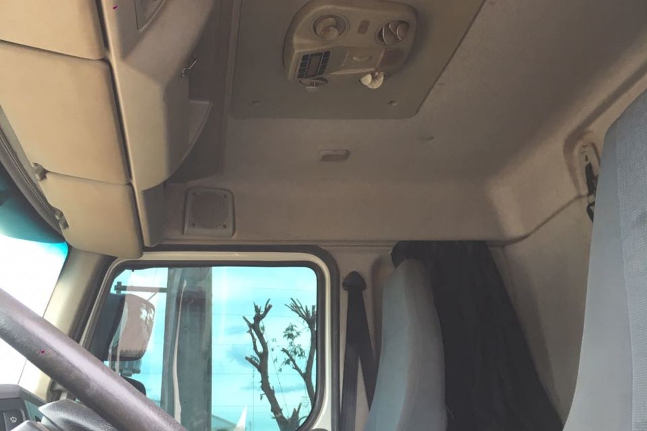 Volvo VM310 - 10/11 4