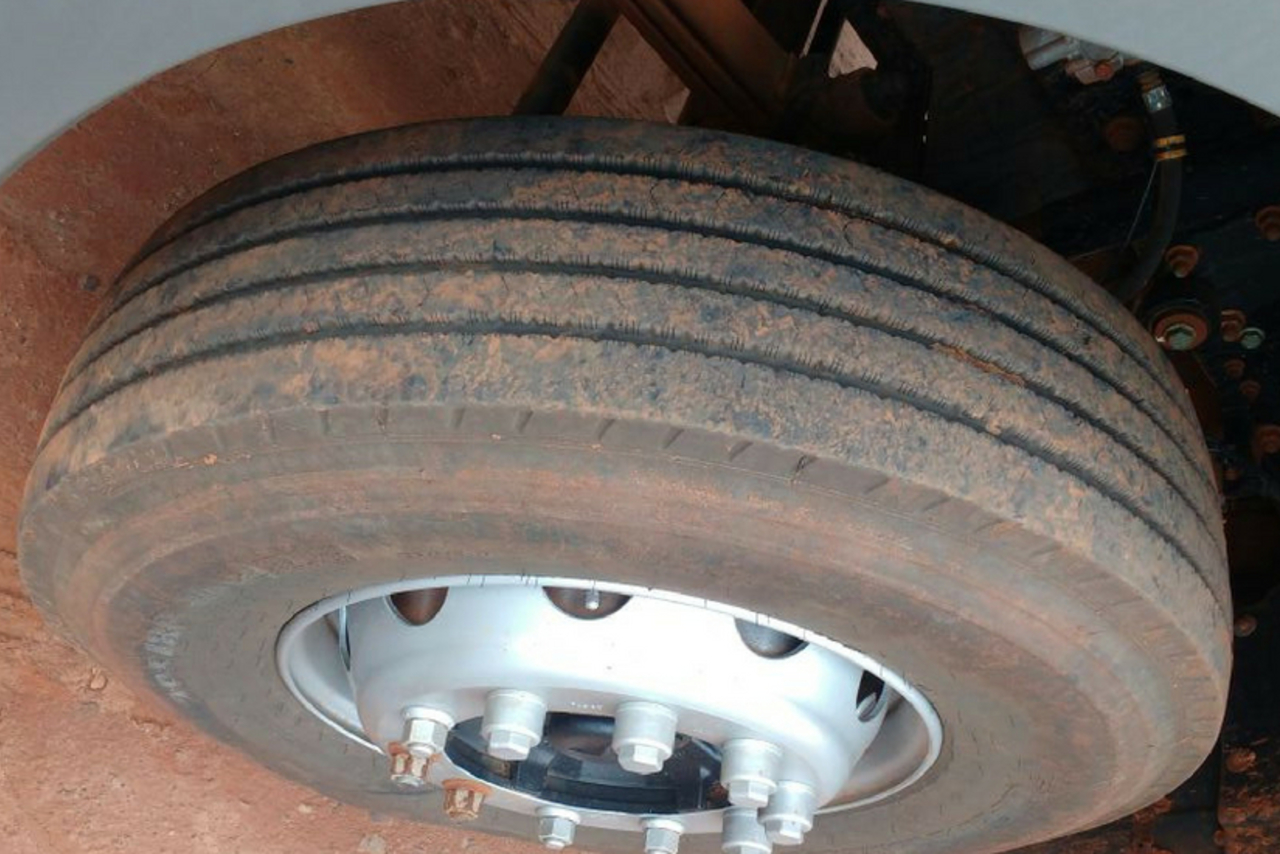 Mercedes Benz Axor 2831 - 13 7
