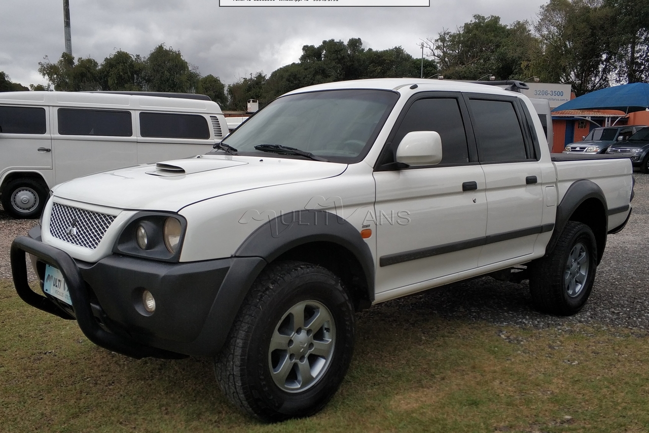Mitsubishi Outros - 11/12 1