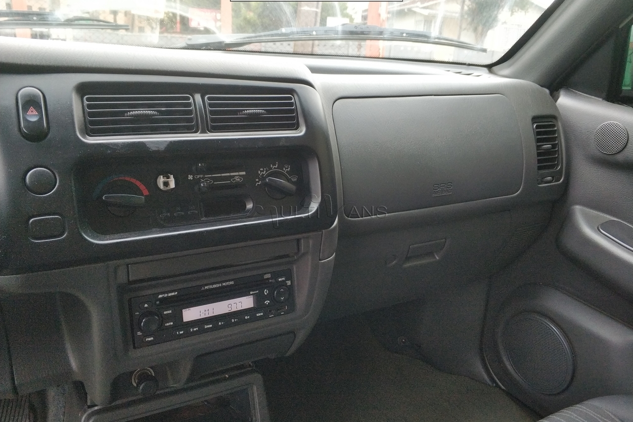 Mitsubishi Outros - 11/12 5