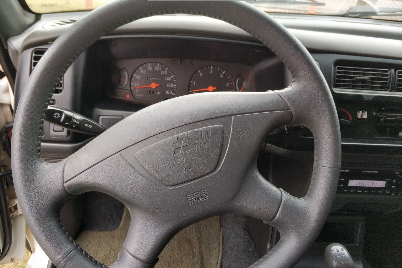 Mitsubishi Outros - 11/12 12
