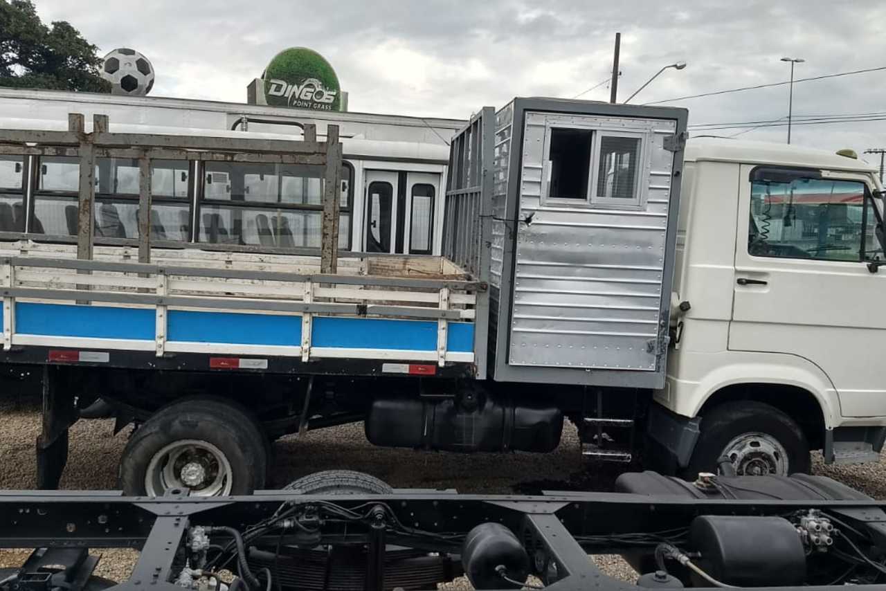 Volkswagen 8 100 - 98/98 4