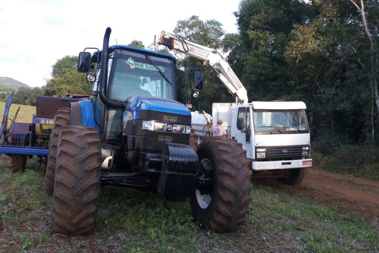 New Holland  TM 165 - 04 6