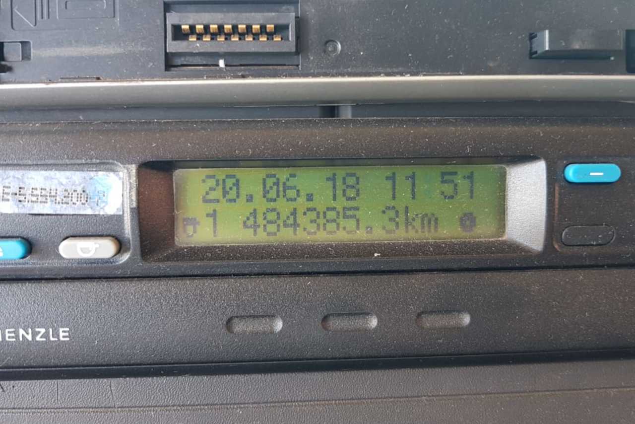 Volkswagen 19-320 Titan - 06/06 3