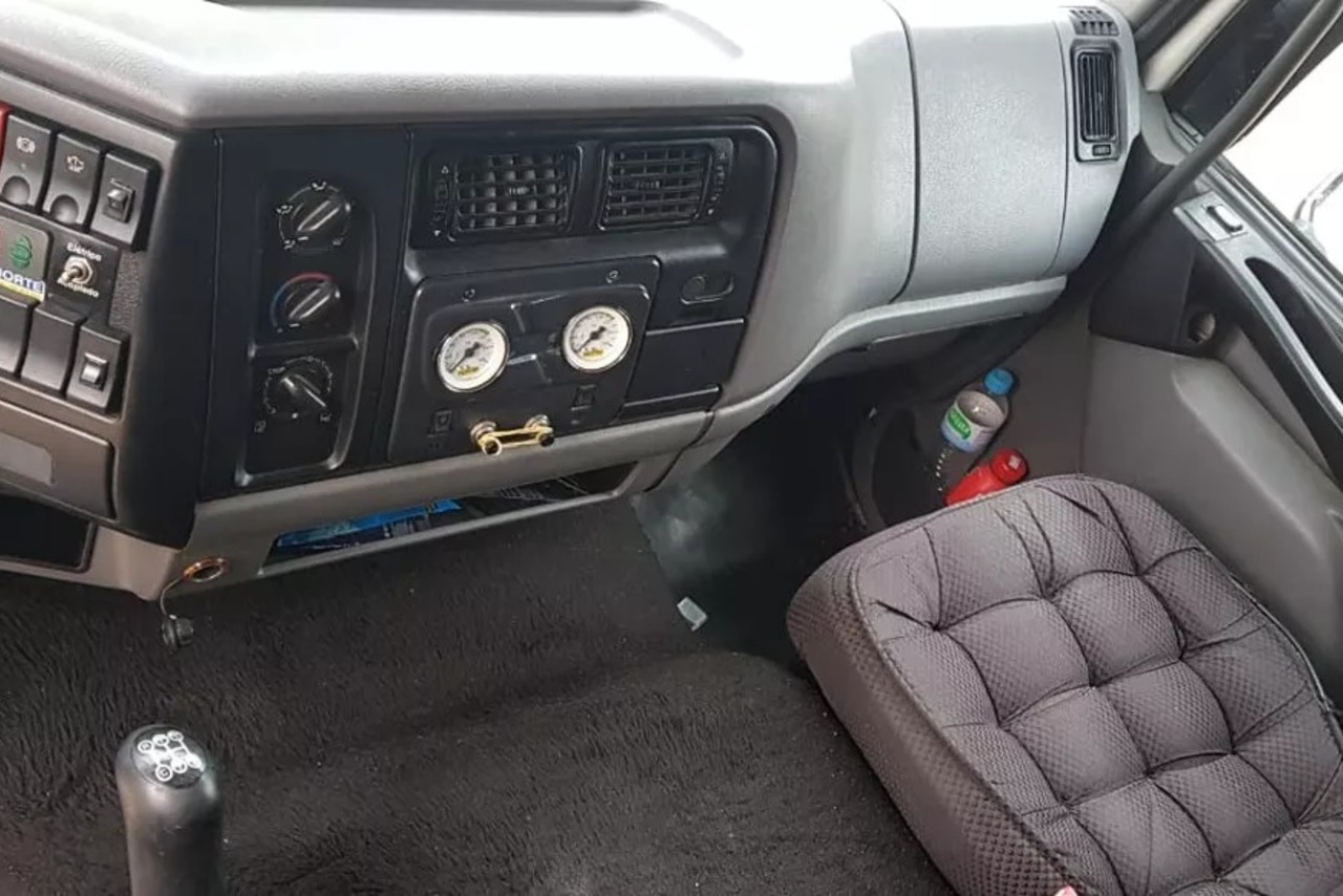 Volvo VM260 - 10/10 4