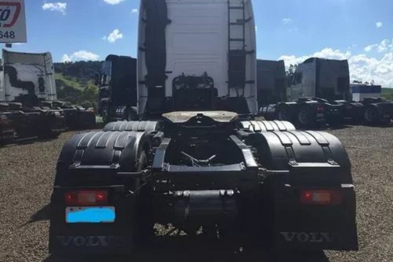 Volkswagen 24-250 E Constellation 3-Eixos - 20/06 7