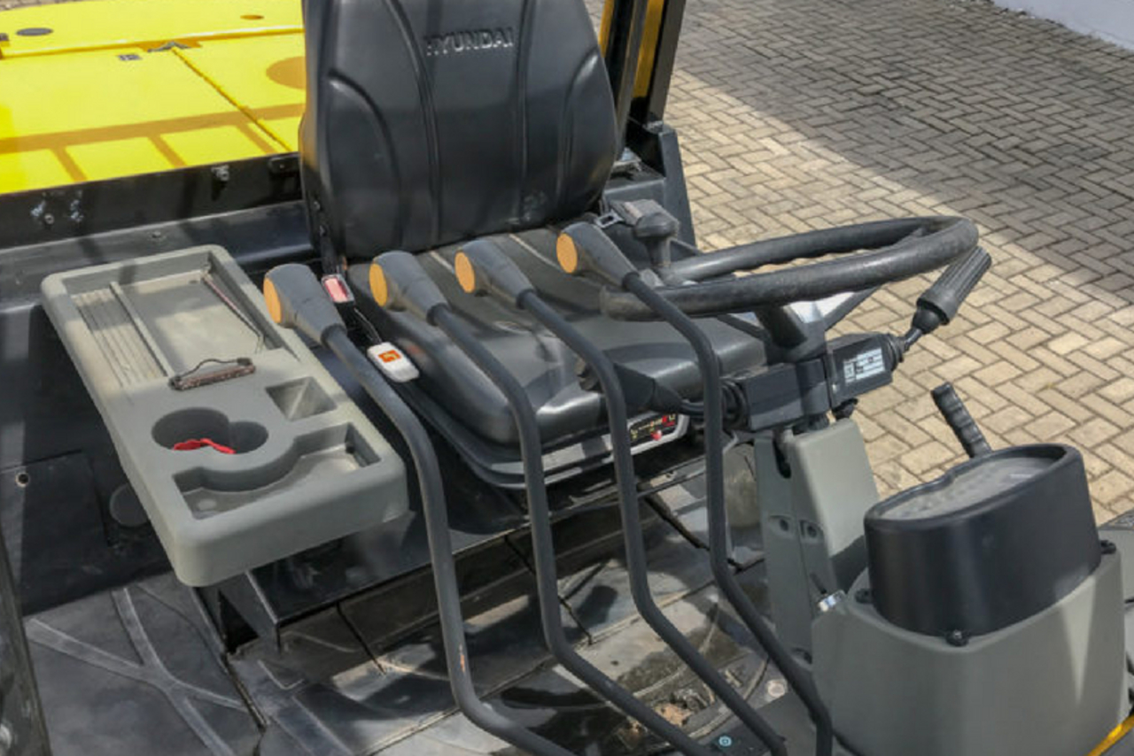 Hyundai HDF70-7S - 12 11