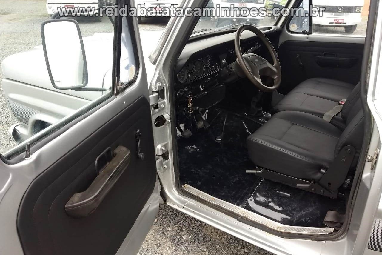 Ford F2000 - 84/84 5