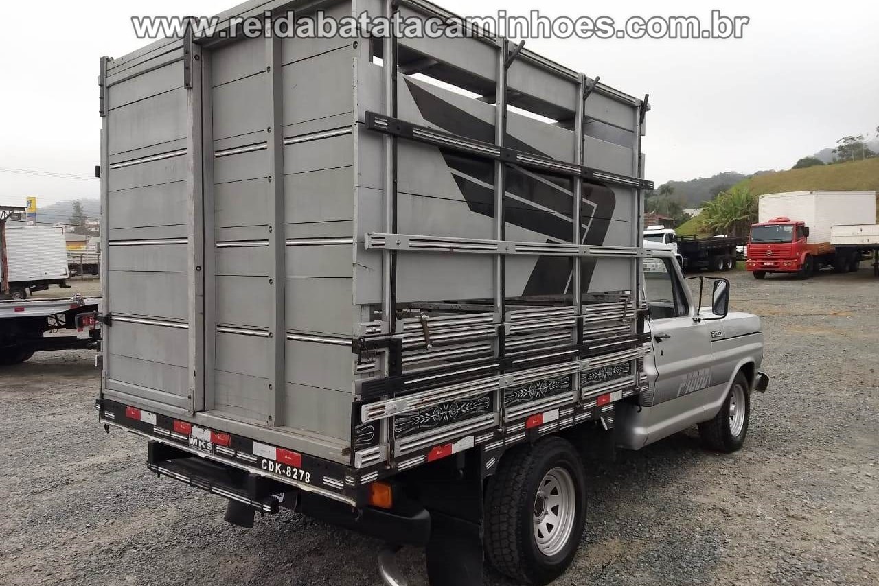Ford F2000 - 84/84 6