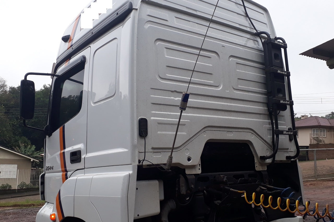 Mercedes Benz Axor 2544 - 09/09 4