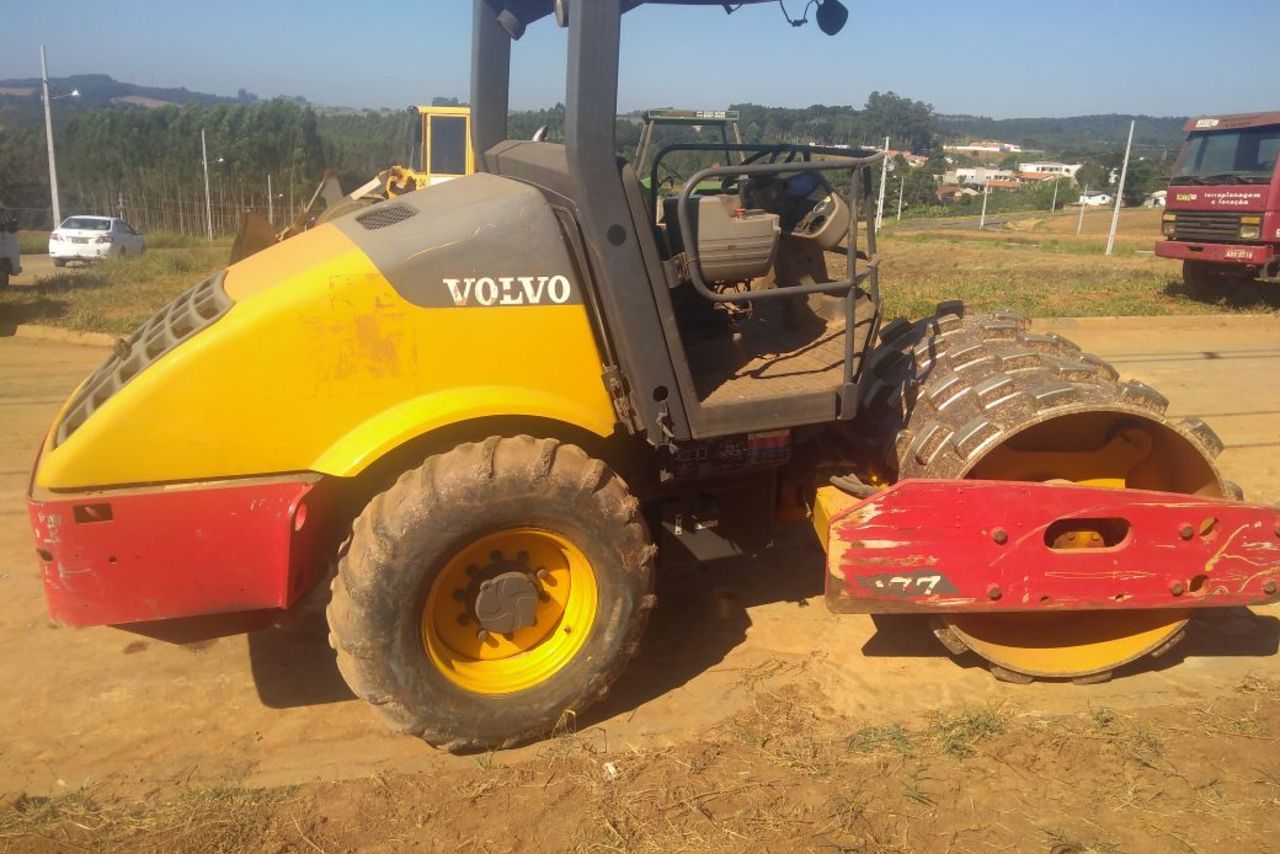Volvo SD77F - 08/09 4