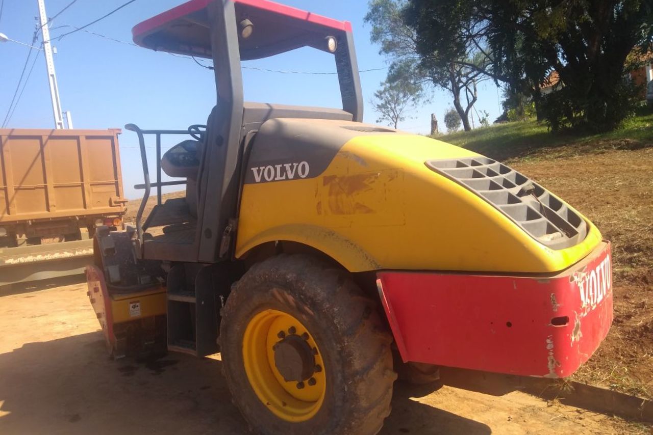 Volvo SD77F - 08/09 5
