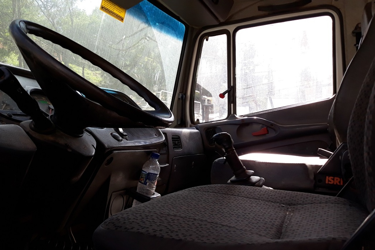 Mercedes Benz Atego 2423 - 06/06 5