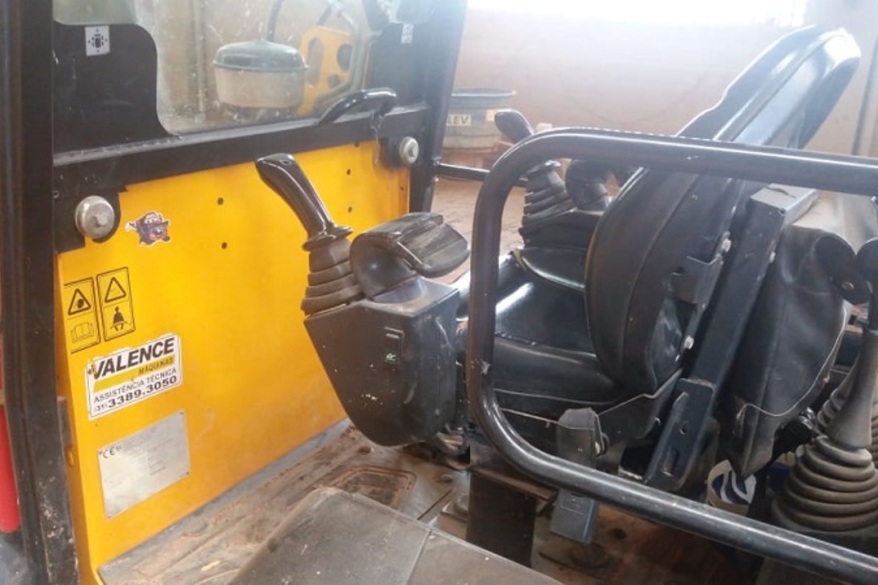 JCB 1CX - 12/12 5
