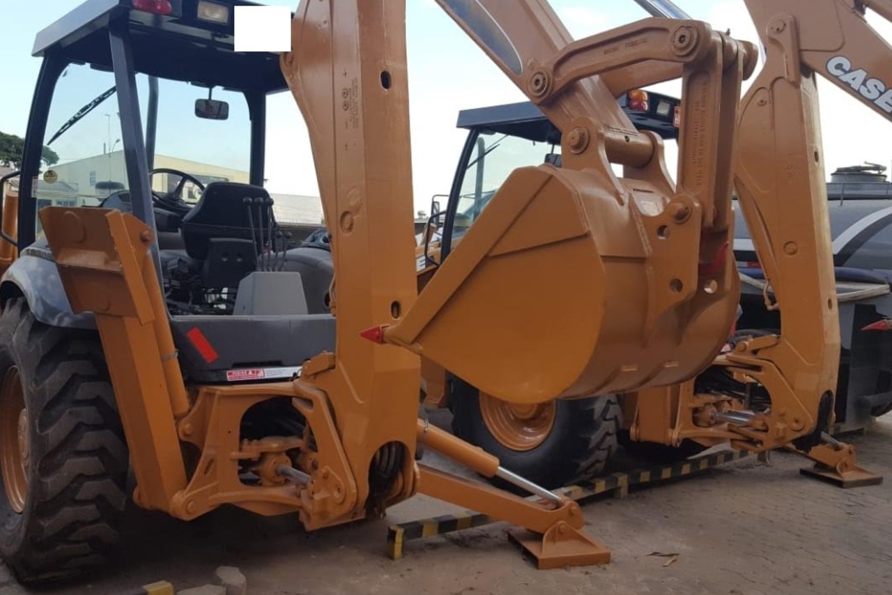 Case 580M - 09/09 4