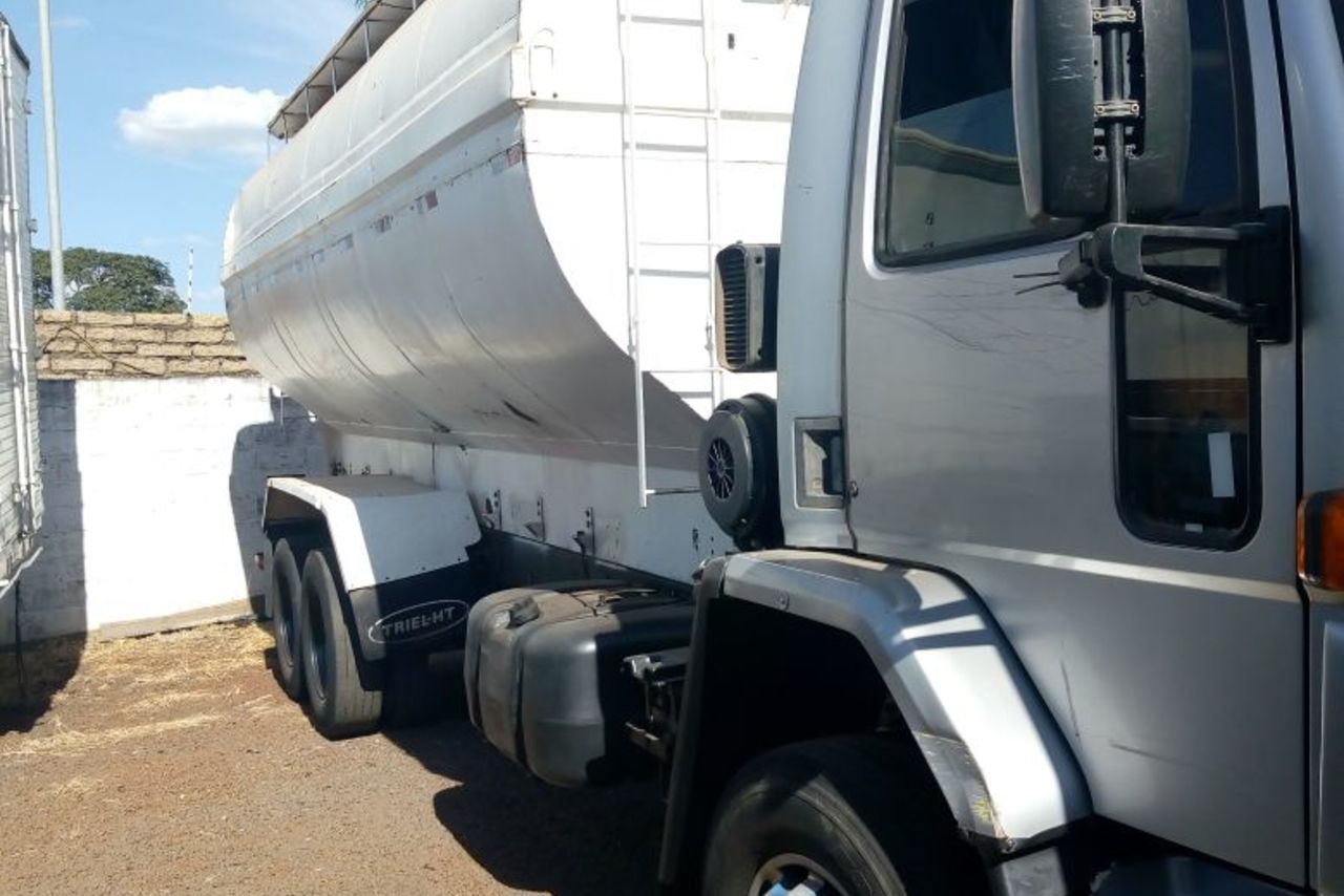 Ford Cargo2428 - 08/08 3