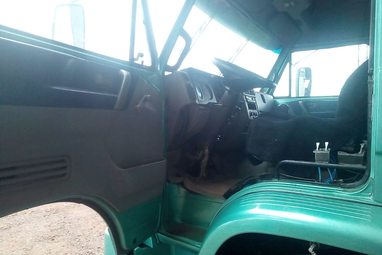Volkswagen VW 18310 - 05/05 5