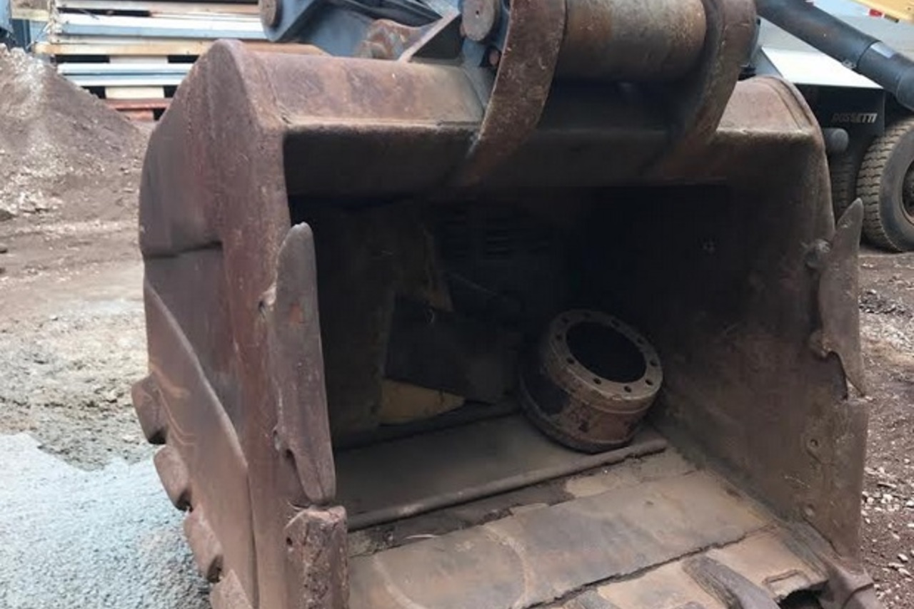 Volvo EC460 - 08/08 3