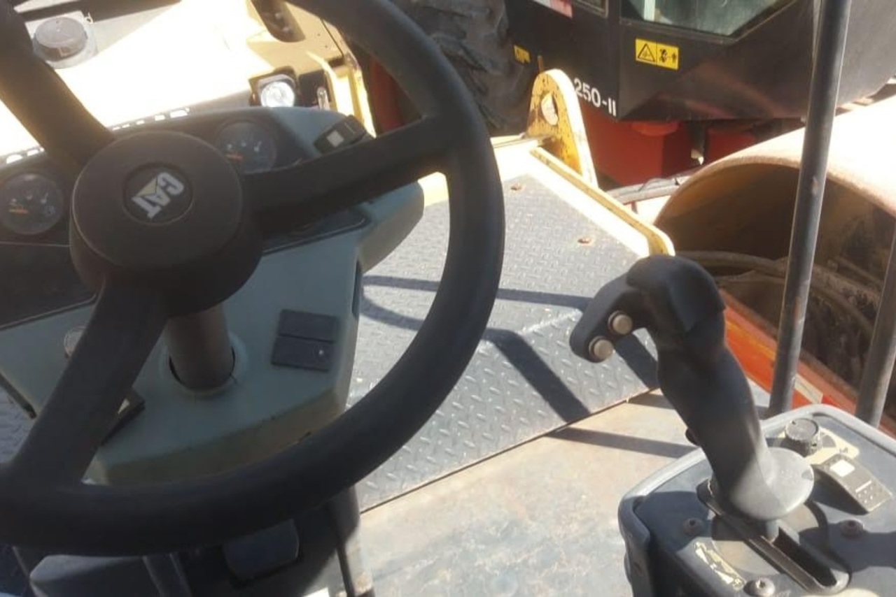 Caterpillar CB534 - 06/06 4