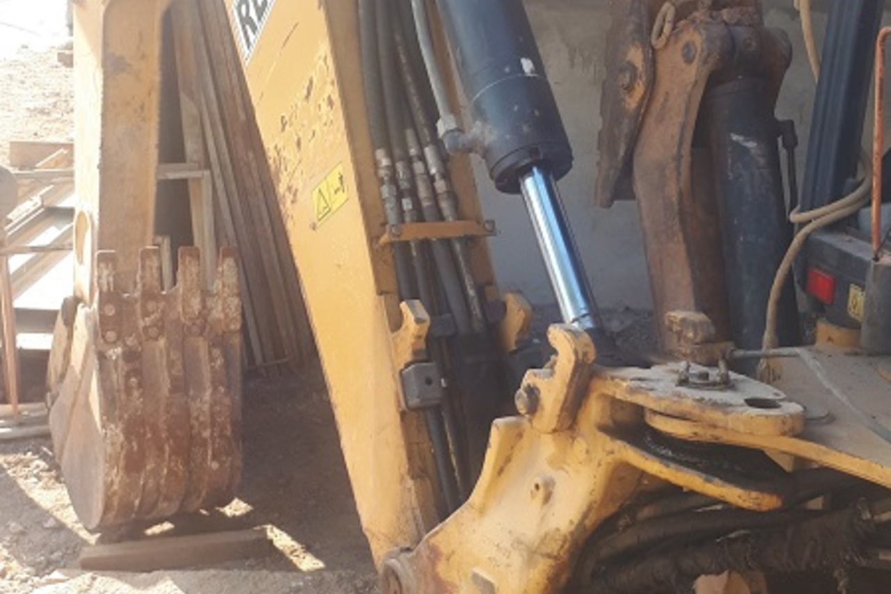 Caterpillar 416E - 07/07 7