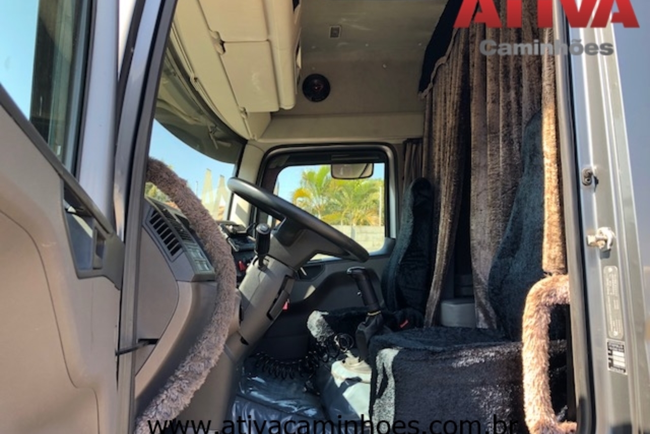Volkswagen 24-280 E Constellation 6x2 - 14/14 7
