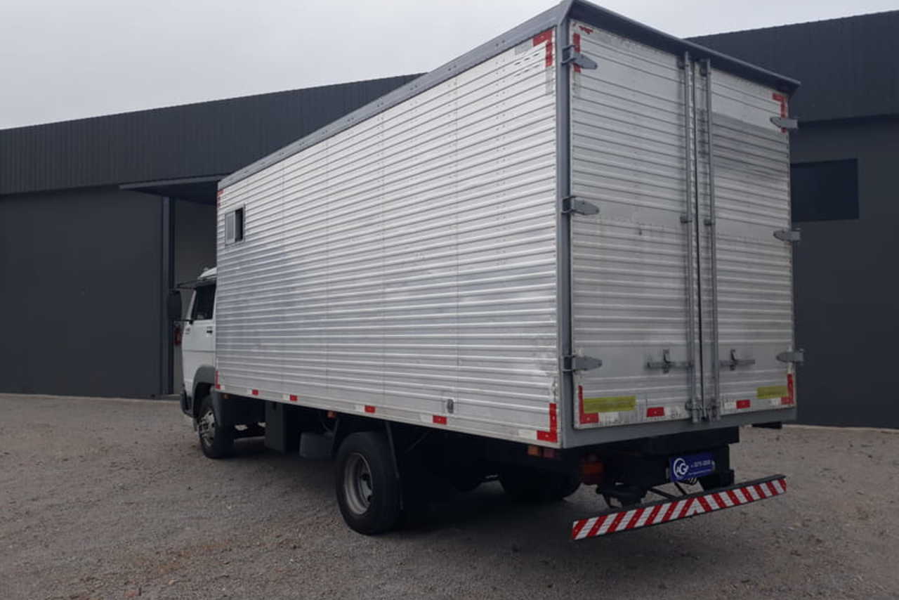 Volkswagen 8 150 - 06/06 4