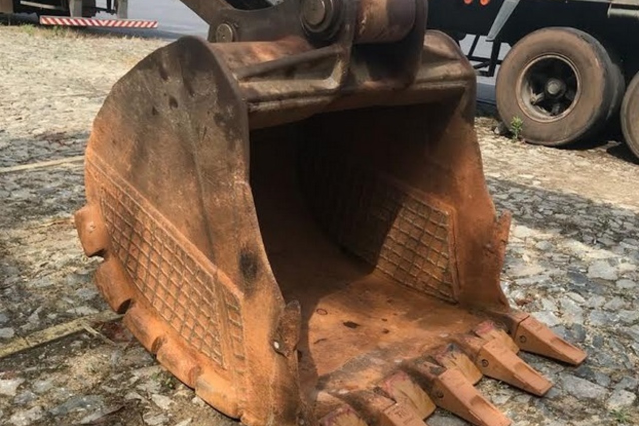 Volvo EC220 - 14/14 4