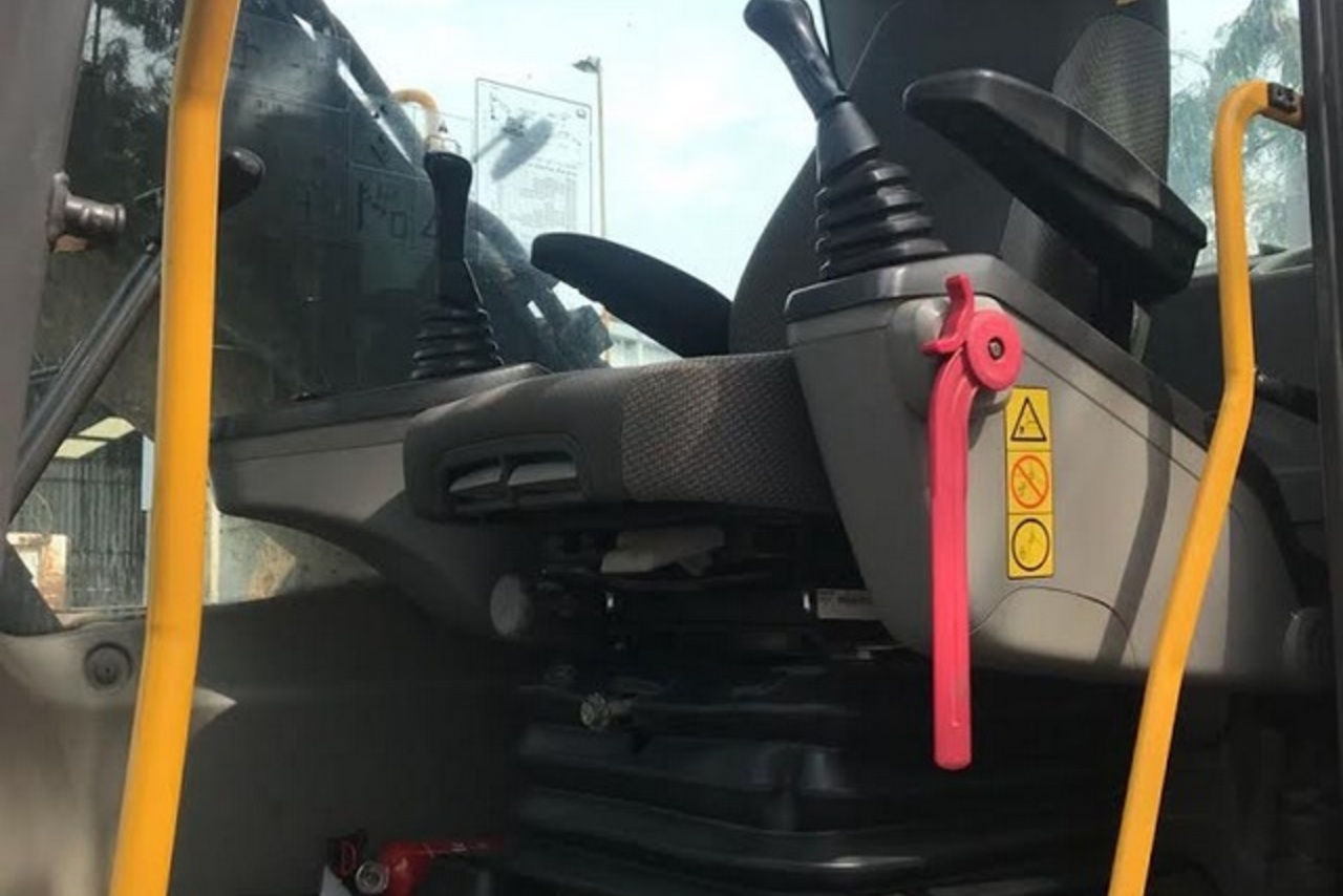 Volvo EC220 - 14/14 2