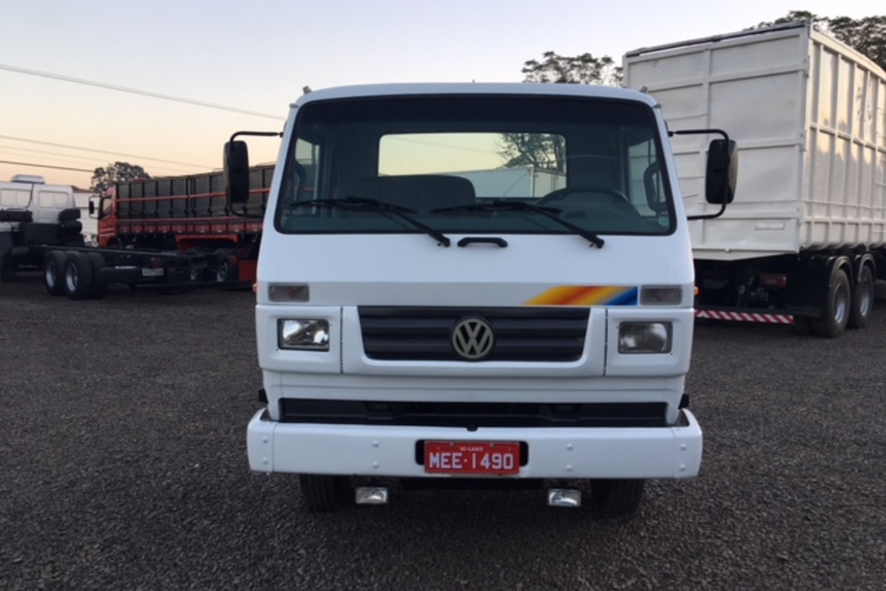 Volkswagen 8 140 -  4
