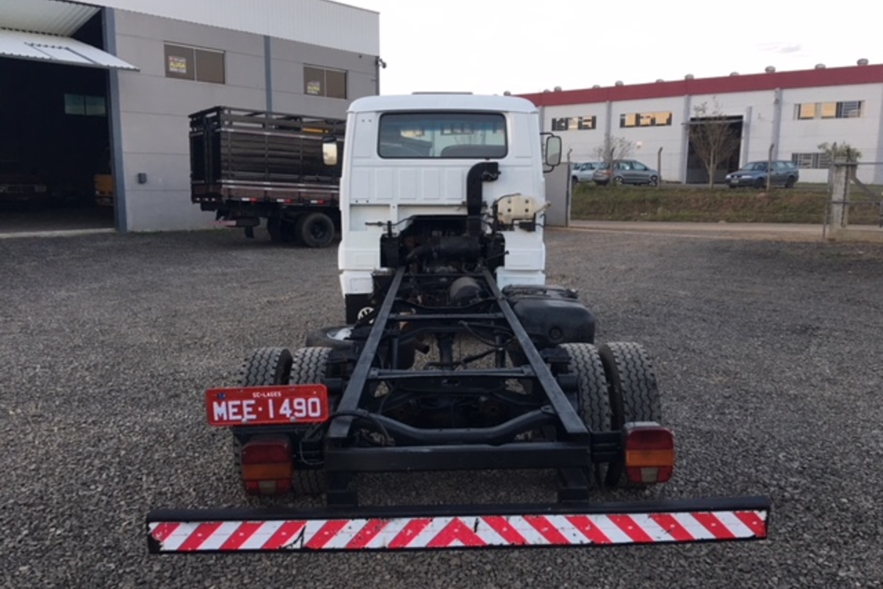 Volkswagen 8 140 -  5
