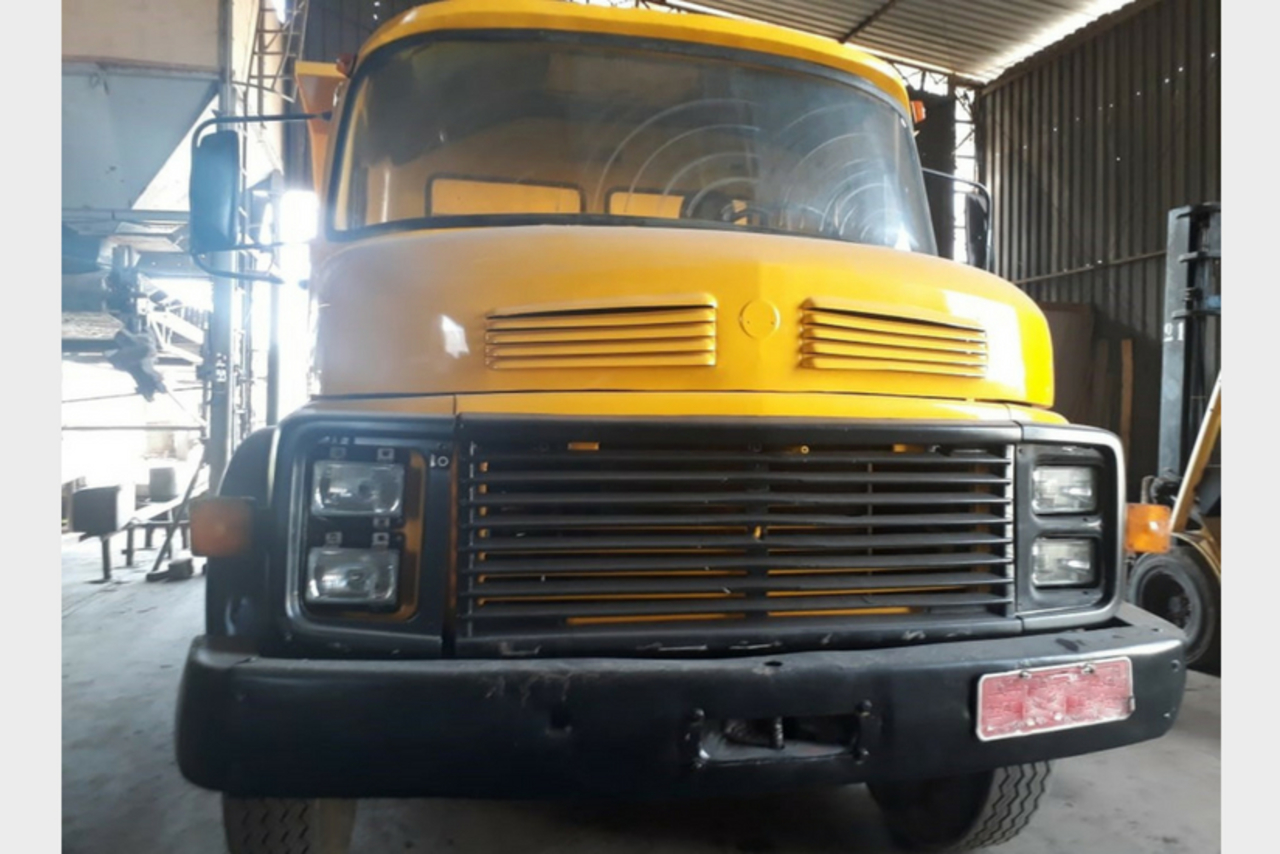 Mercedes Benz MB 2219 - 82 6
