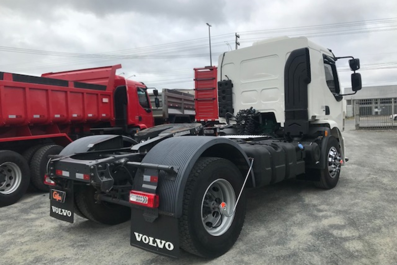 Volvo VM 330 - 15/15 5