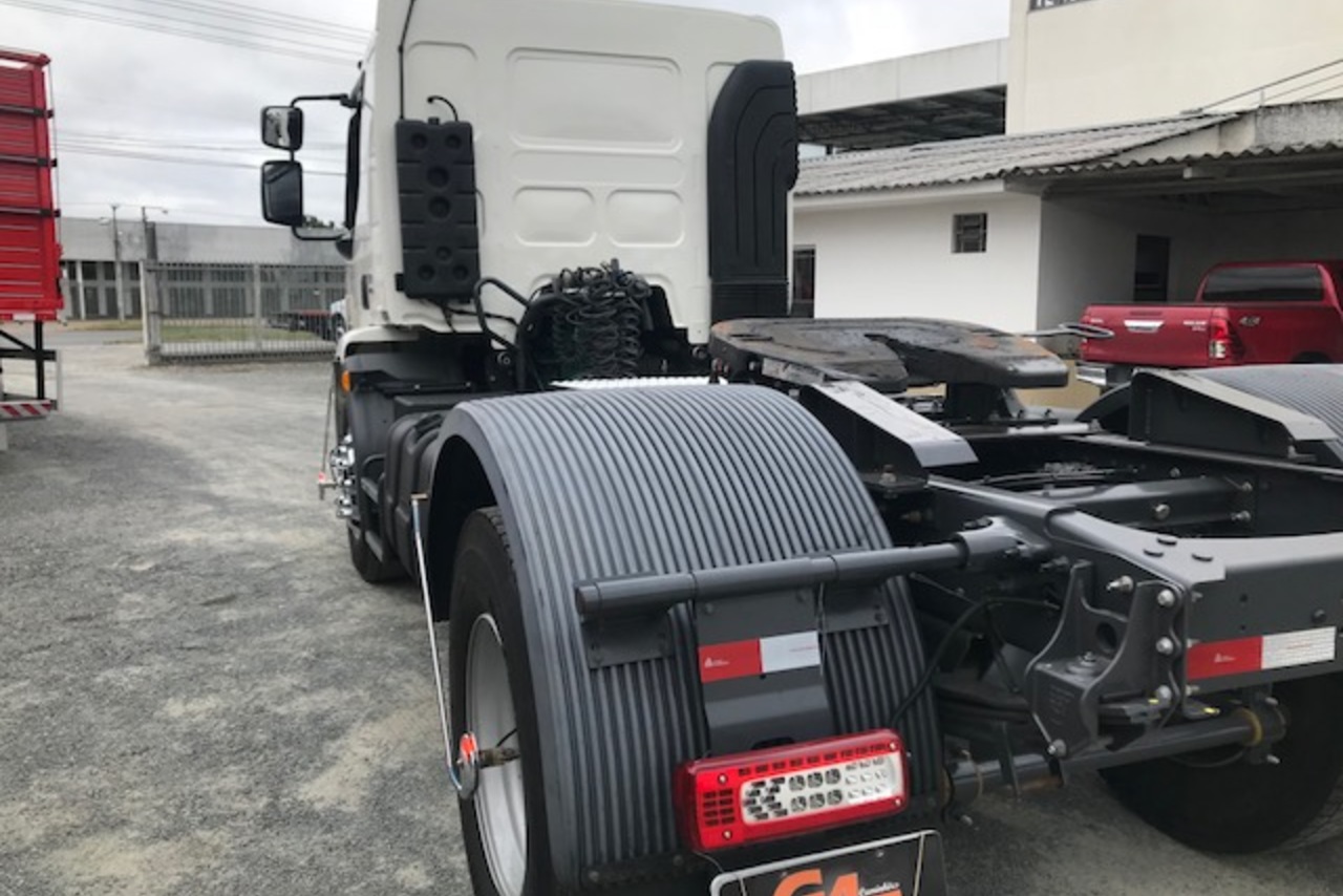 Volvo VM 330 - 15/15 6