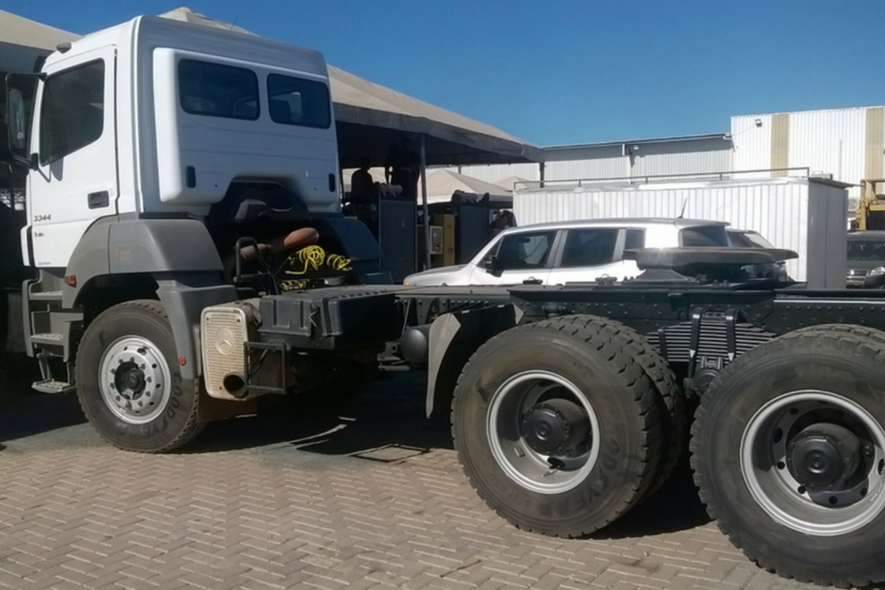 Mercedes Benz Axor 3344 - 11 4