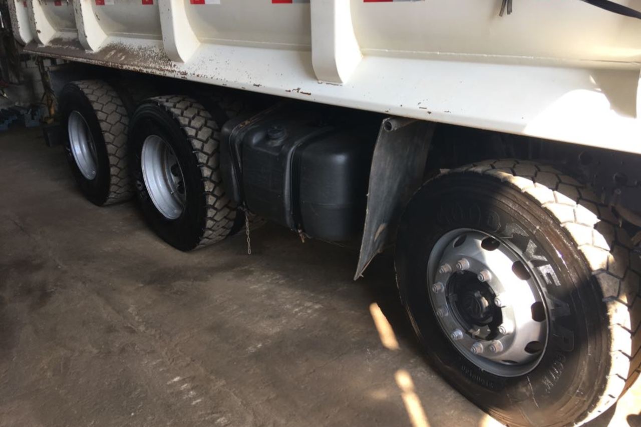 Volkswagen 31-280 E Constel. 6x4 - 13/14 2