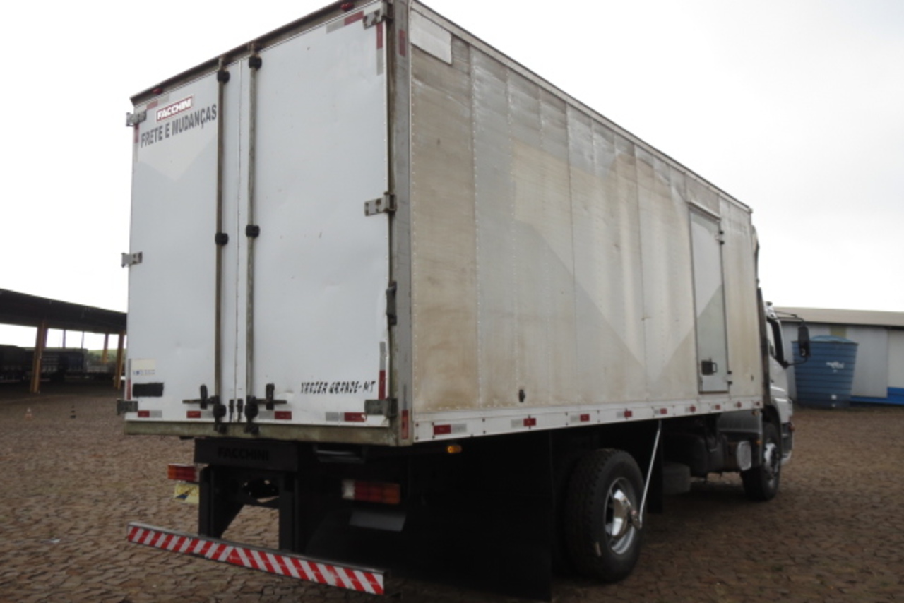 Mercedes Benz MB 1418 - 07/07 9