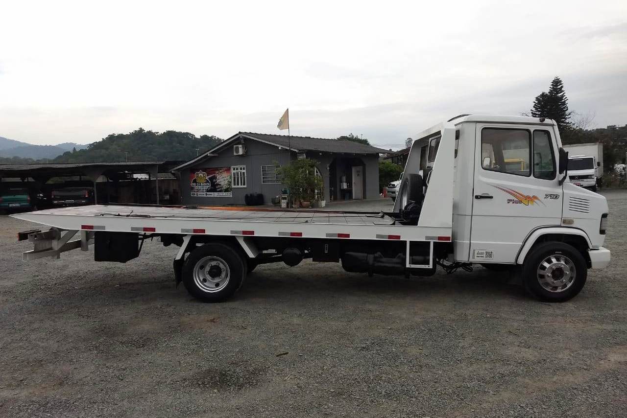 Mercedes Benz MB 710 - 04/04 35