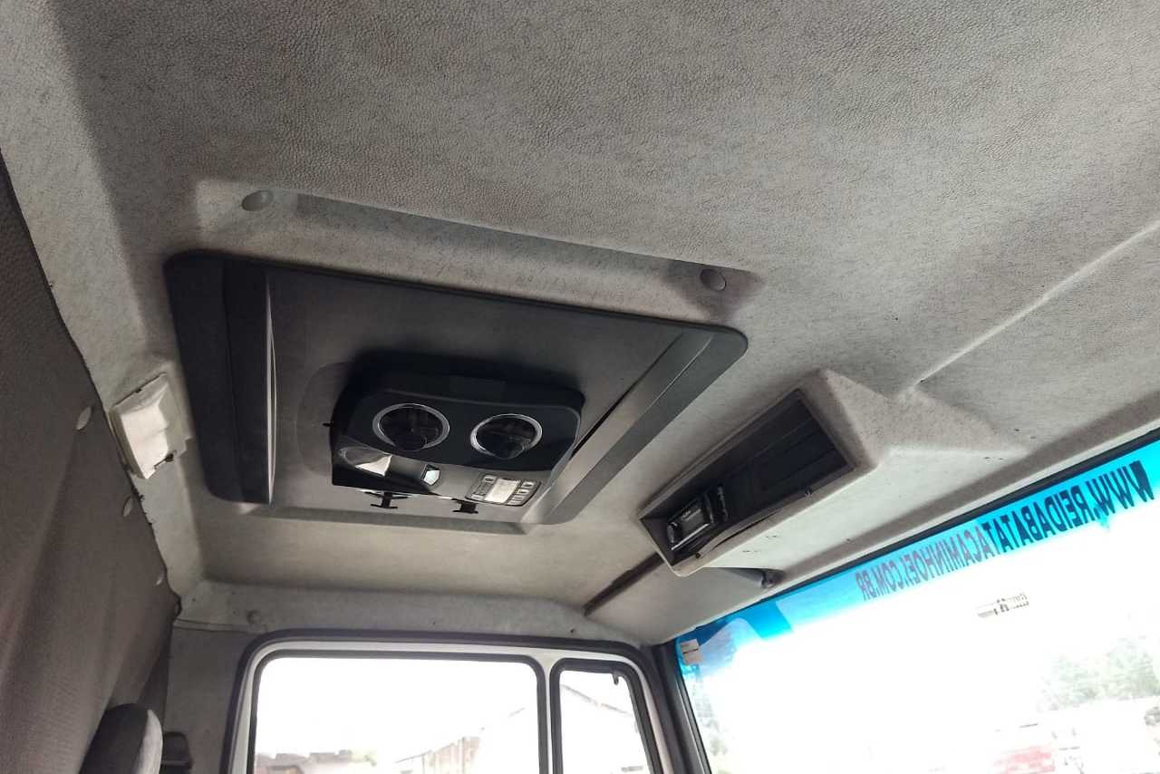 Mercedes Benz MB 710 - 04/04 36