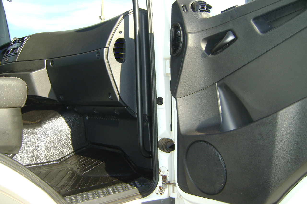 Mercedes Benz Axor 2831 - 13/13 19