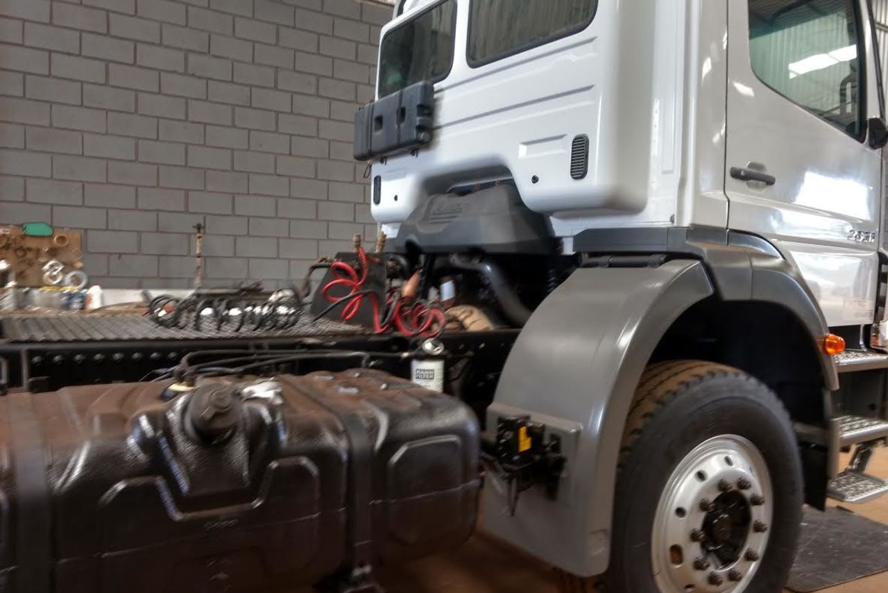Mercedes Benz Axor 2831 - 09/09 4