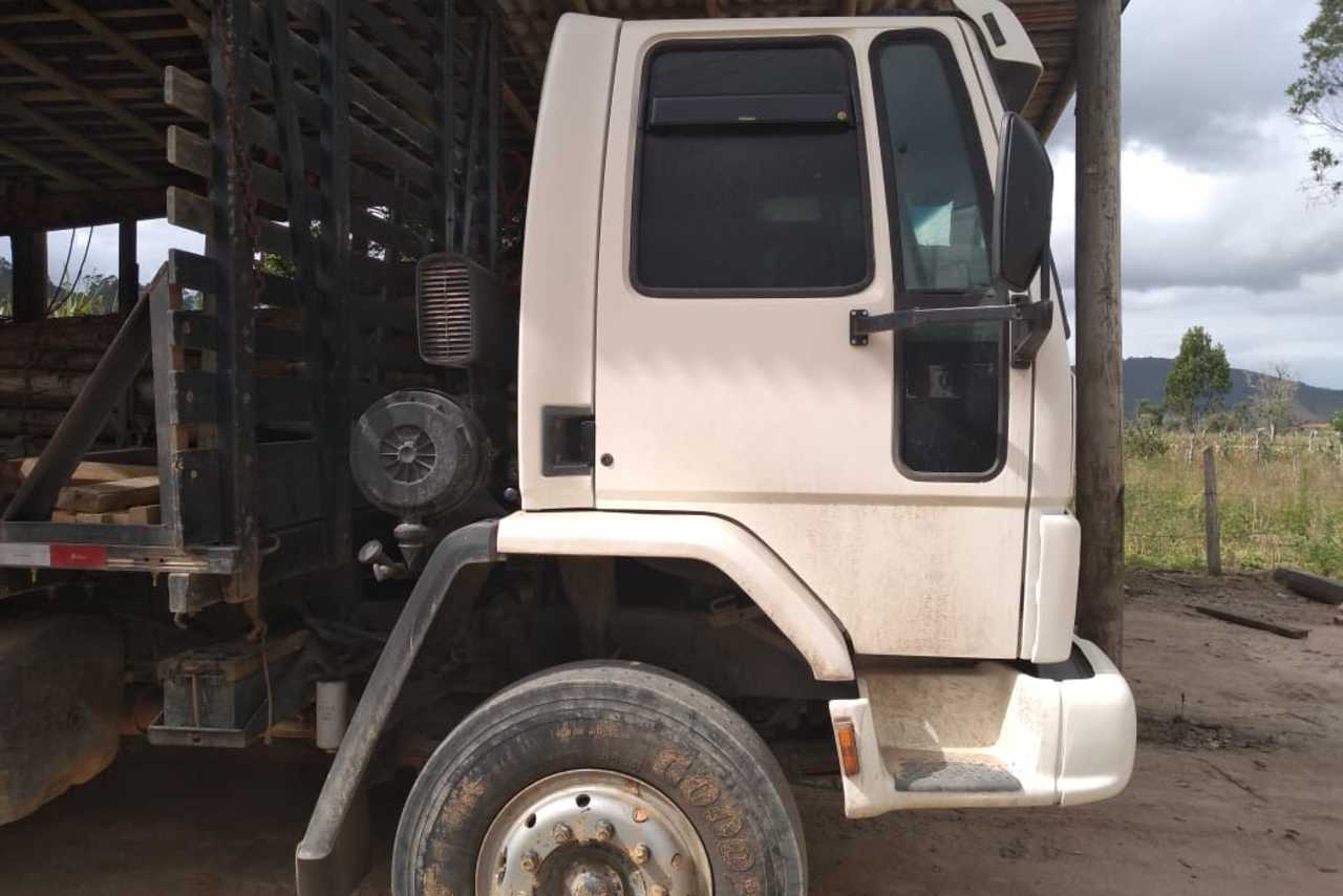 Ford Cargo2425 - 02/02 4